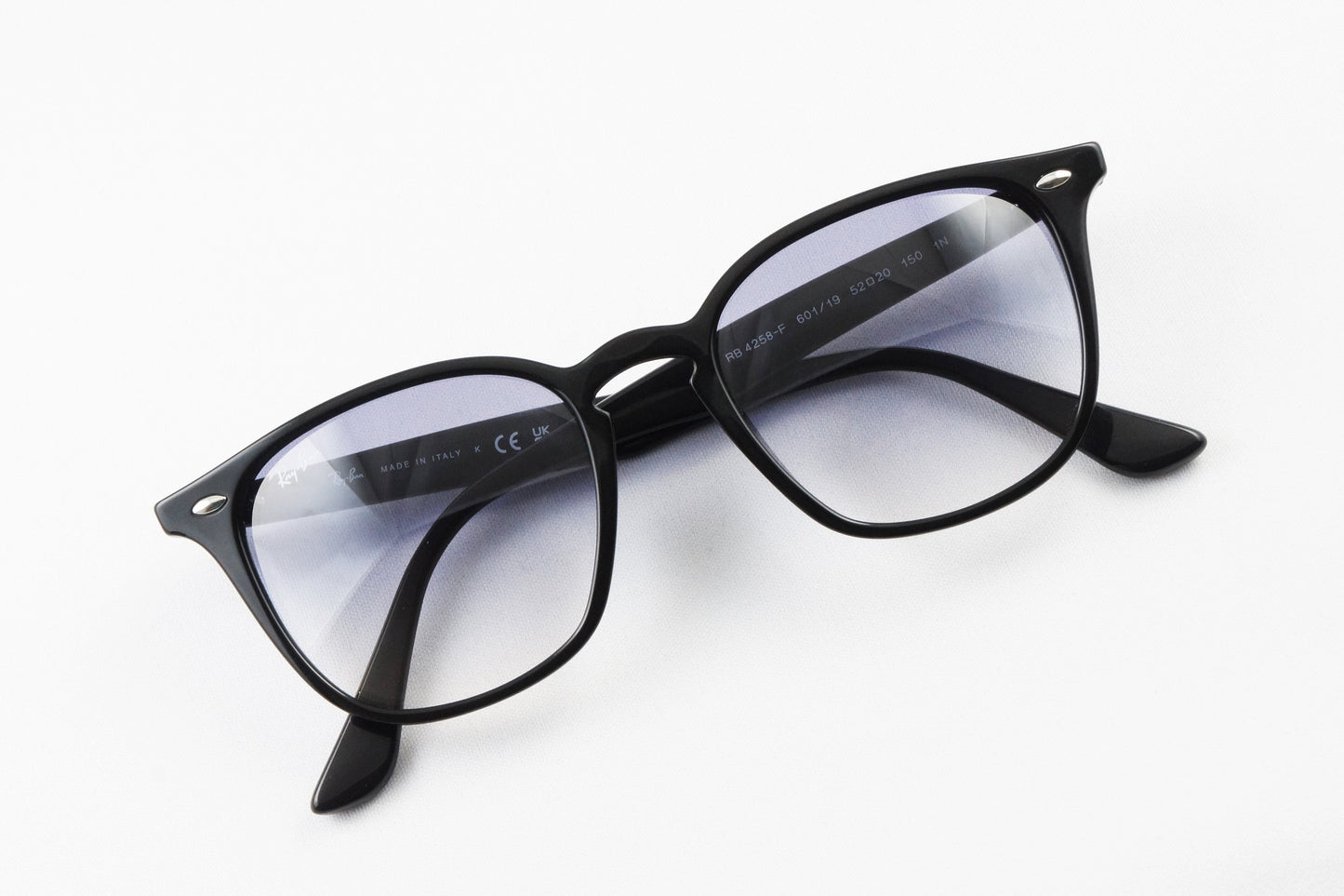【朝倉未来さん着用】Ray-Ban サングラス RB4258-F 601/19 ウェリントン ライトカラー 52サイズ レイバン 正規品