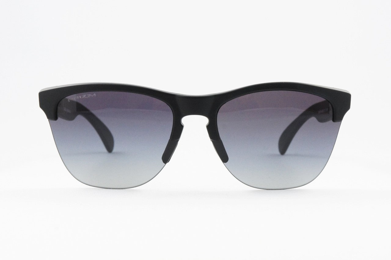 OAKLEY サングラス Frogskins LITE OO9374-4963 ウェリントン アジアンフィット フロッグスキンライト マットブラック プリズムグレー グラデーション オークリー 正規品