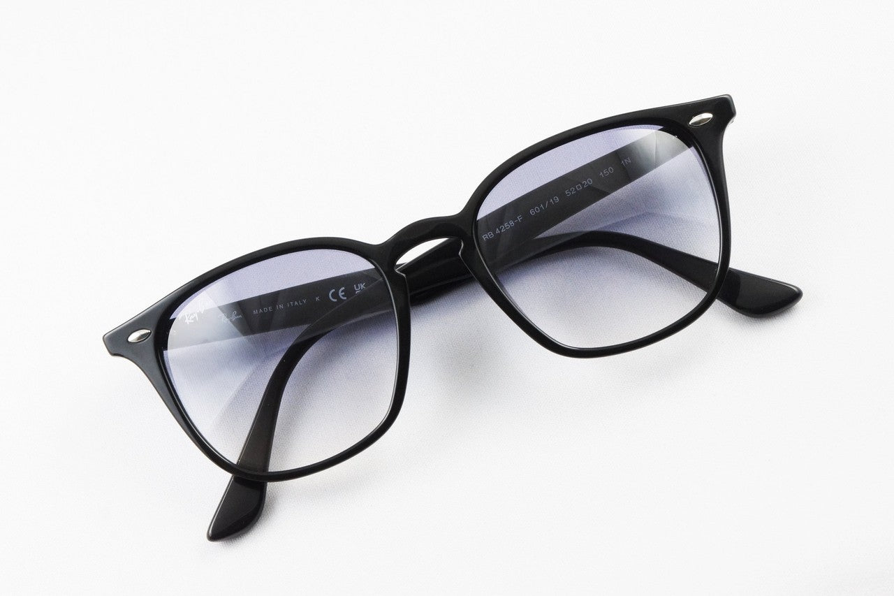 【朝倉未来さん着用】Ray-Ban サングラス RB4258-F 601/19 ウェリントン ライトカラー 52サイズ レイバン 正規品